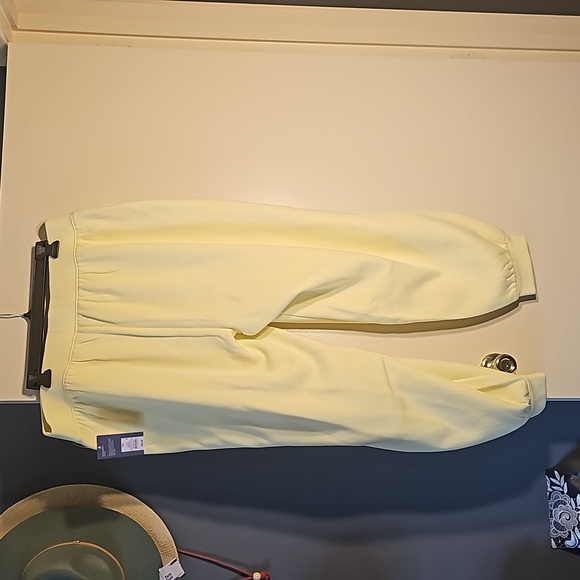 Universal thread sweatpant - Picture 4 of 4